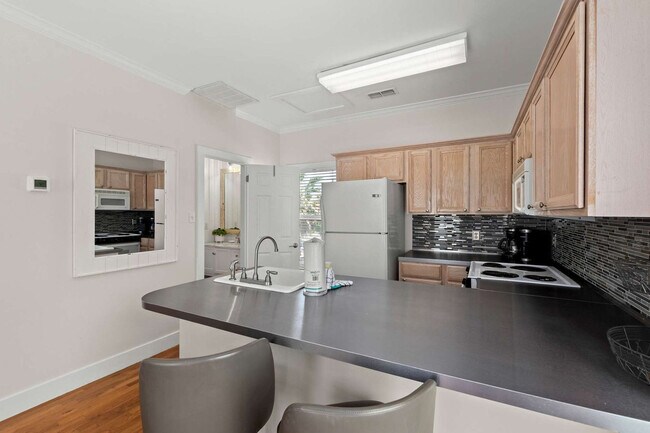 Building Photo - 66 Sunfish St