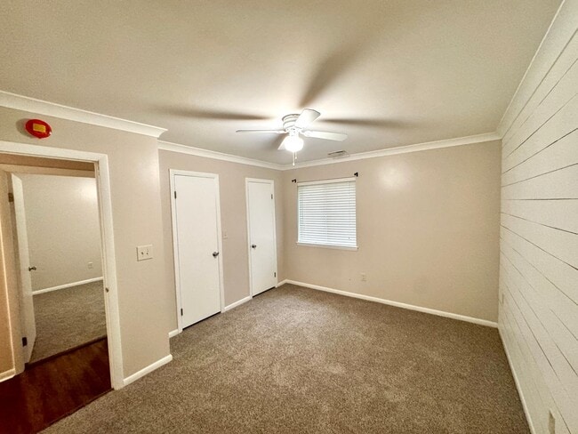 Building Photo - Modern Comfort & Convenience – 4BR/2.5BA i...