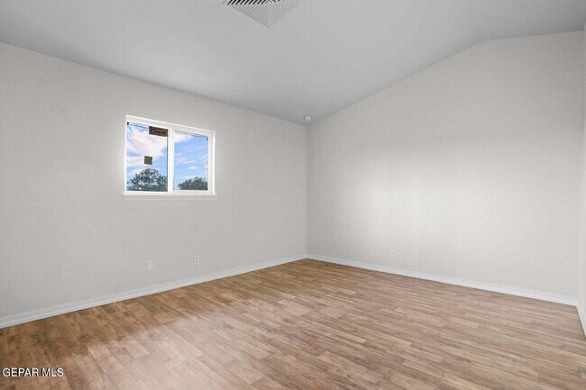Building Photo - 2513 Red Sails Dr