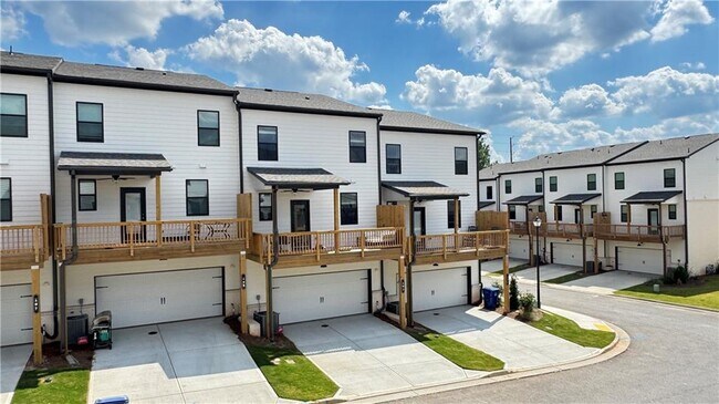 Building Photo - 104 Holt Ln