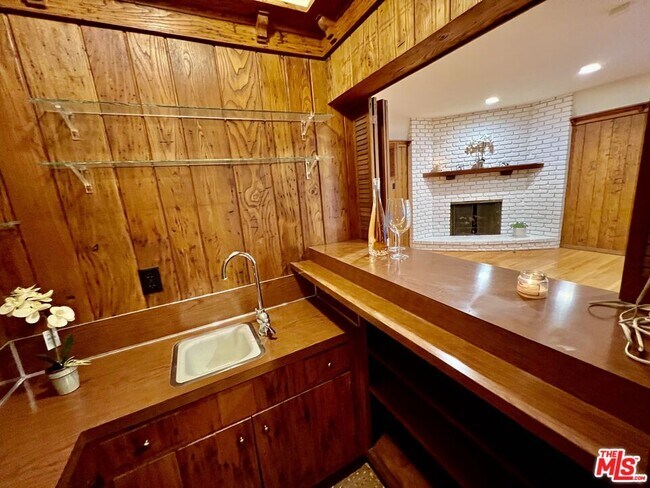 Building Photo - 1008 Westholme Ave