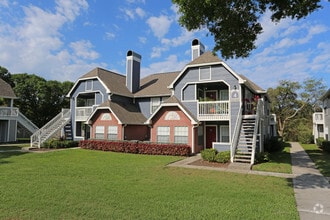 Building Photo - Twin Lakes