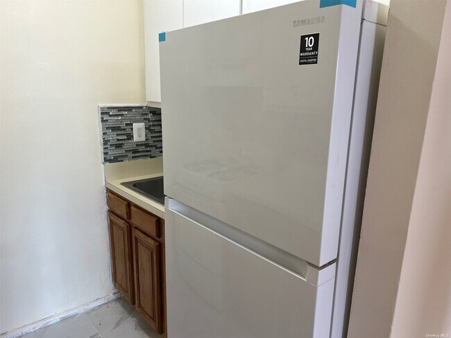 Building Photo - 78-06 46th Ave