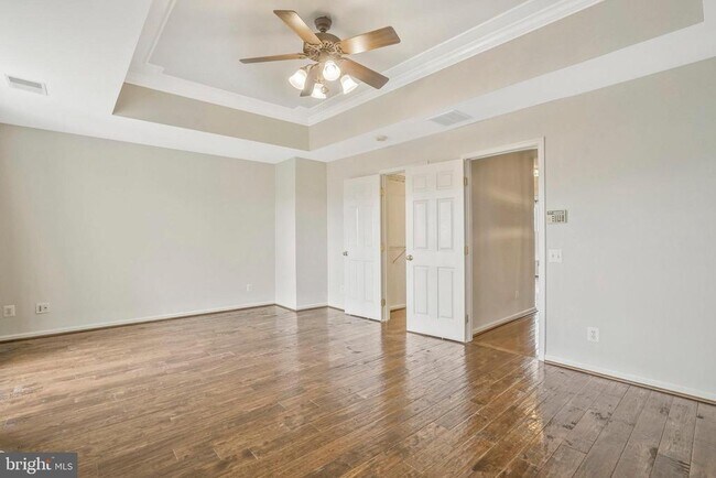 Building Photo - 6340 Walking Ln