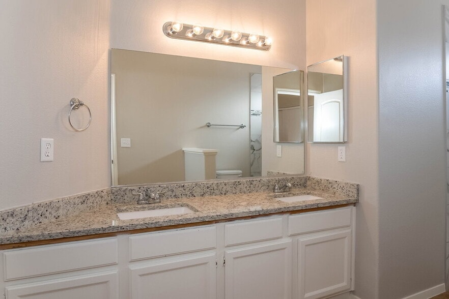 Building Photo - 4515 Shannon Jean Ct