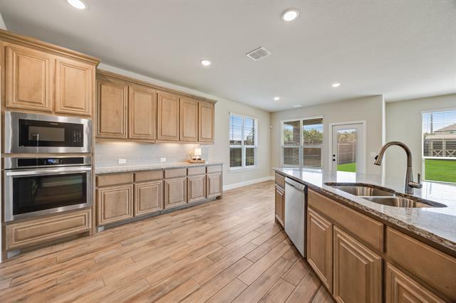 Building Photo - 176 Summit Ct