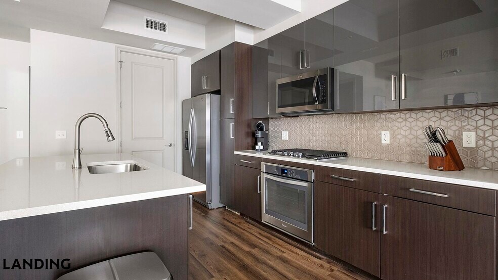 Building Photo - 1414 Wood Hollow Dr