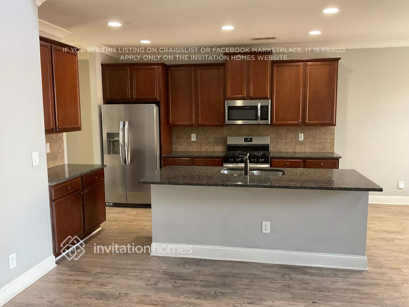 Building Photo - 1808 Global Dr