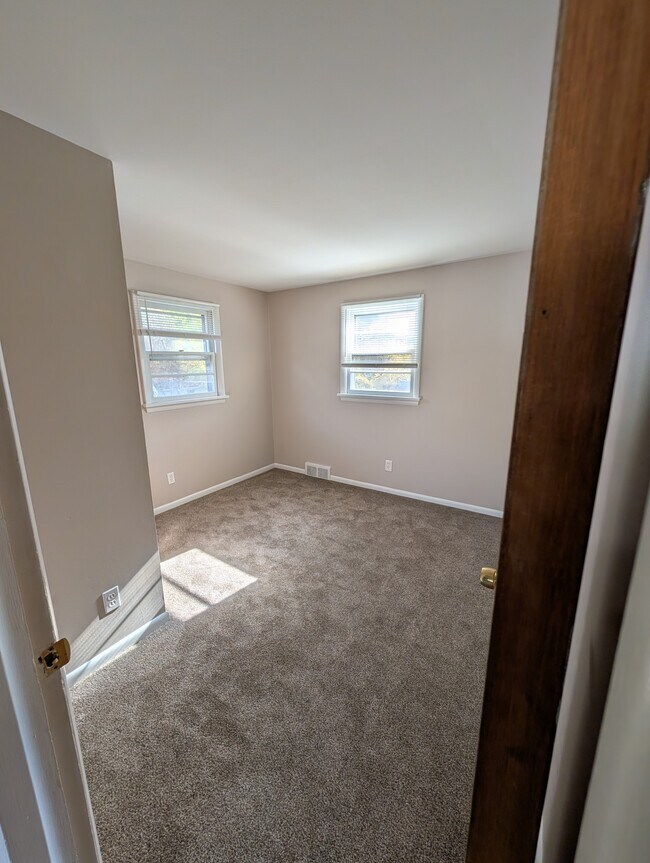 Building Photo - 402 McKinley Street