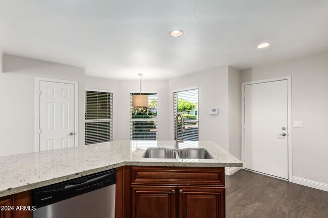 Building Photo - 15824 N 57th St