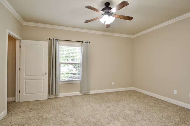 Building Photo - Downtown Auburn Living on West Glenn – Wal...