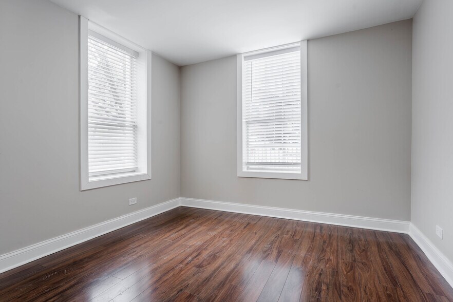 Building Photo - 2031 W Moffat St