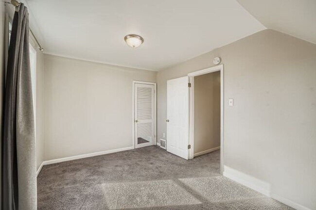 Building Photo - Stylish Home in the Heart of Highland with Detached Garage & Mother-in-Law Suite