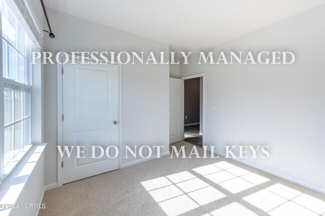 Building Photo - 458 Golden Villas Dr