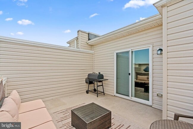 Building Photo - 1623 Fernwood Dr