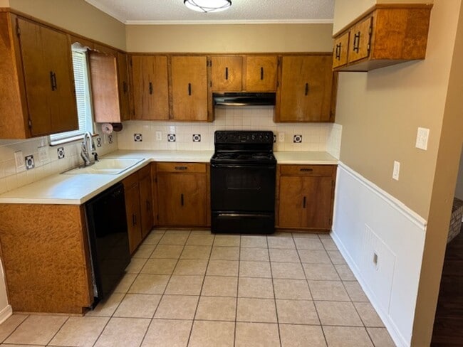 Building Photo - 5331 Lauri Ln