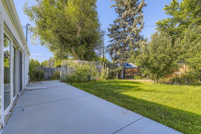 Building Photo - 3270 S Flamingo Way