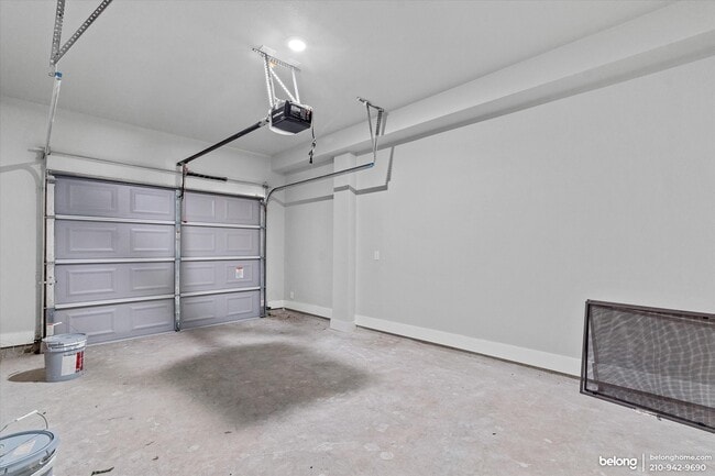 Building Photo - 810 Iowa St