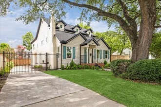 Building Photo - 805 English St