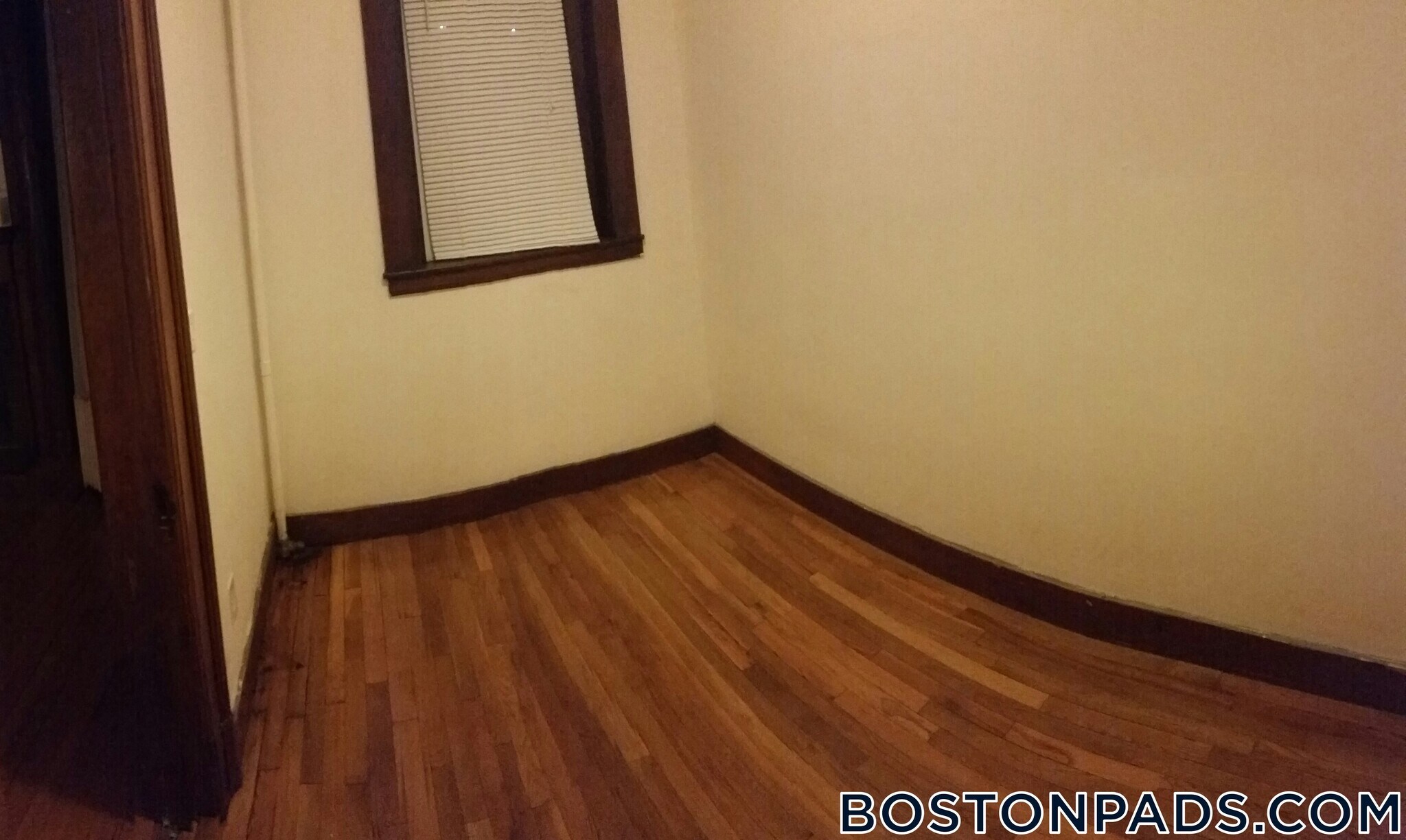 Building Photo - 849 Beacon St