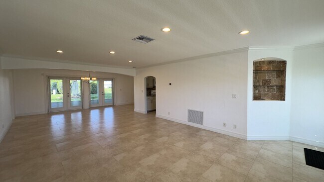 Building Photo - Lakefront 2BR Home in 55+ Leisureville Community
