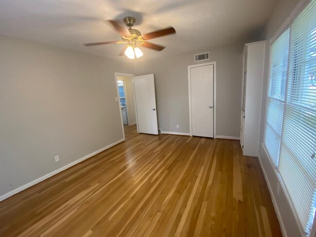 Building Photo - 1818 S 39th St