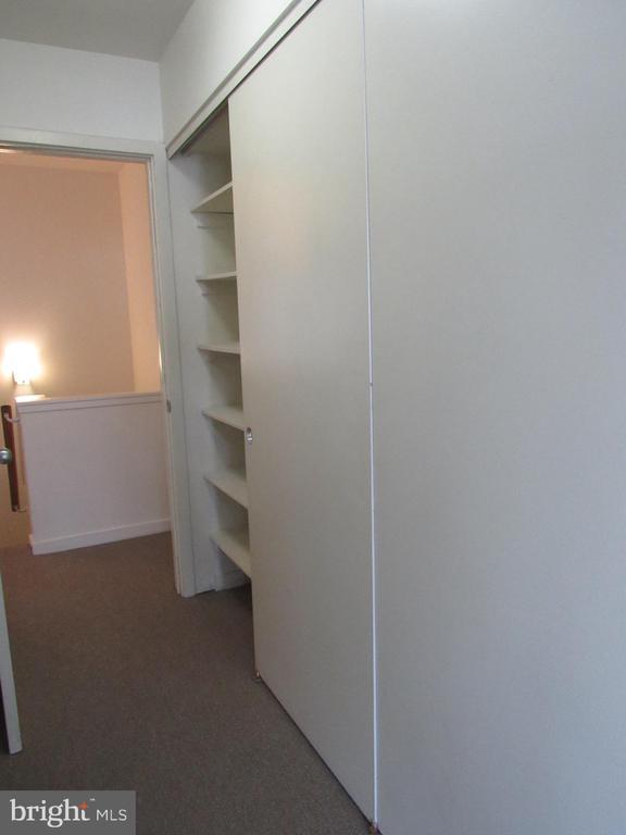 Building Photo - 3 N Christopher Columbus Blvd