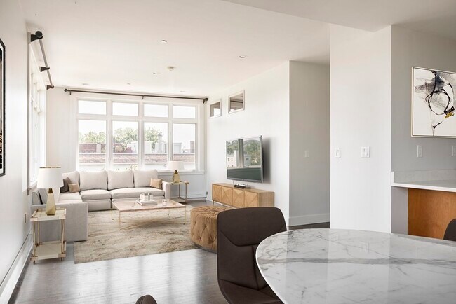 Building Photo - 401 Washington St