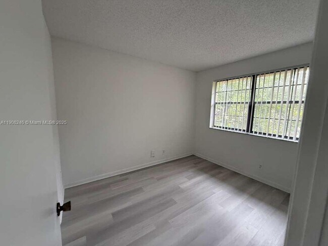 Building Photo - 2834 Coral Springs Dr