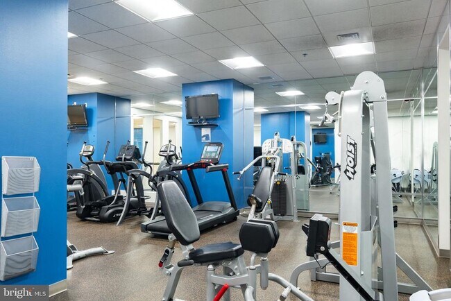 Building Photo - 1425 Locust St