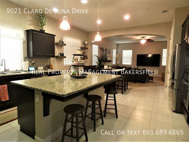 Building Photo - 9021 Claro De Luna Dr