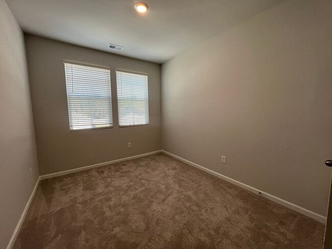Building Photo - Surfside Beach - 3 bedroom / 2.5 Bathroom Home