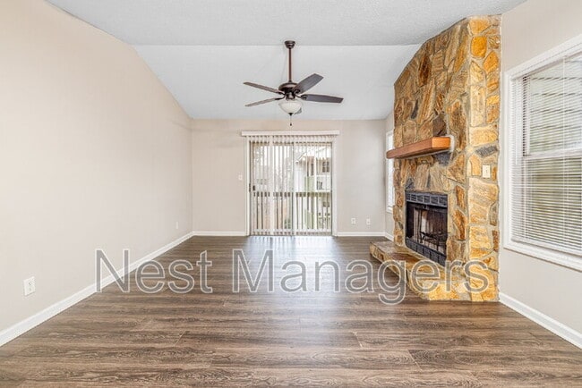 Building Photo - 6813 Willowbrook Dr