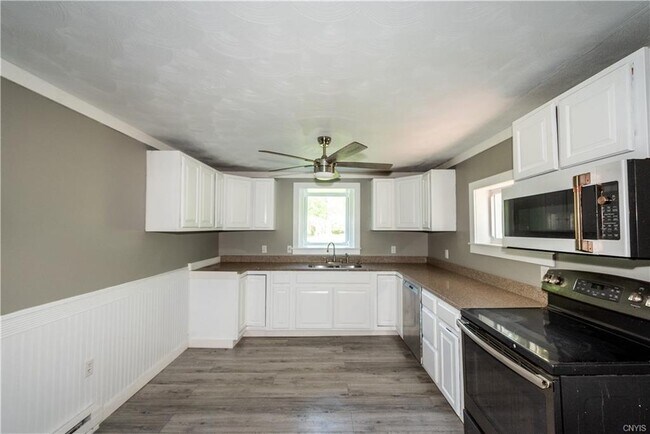 Building Photo - Van Buren RD, Single Family Home