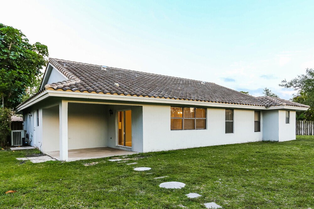 Building Photo - 487 SW 169th Terrace