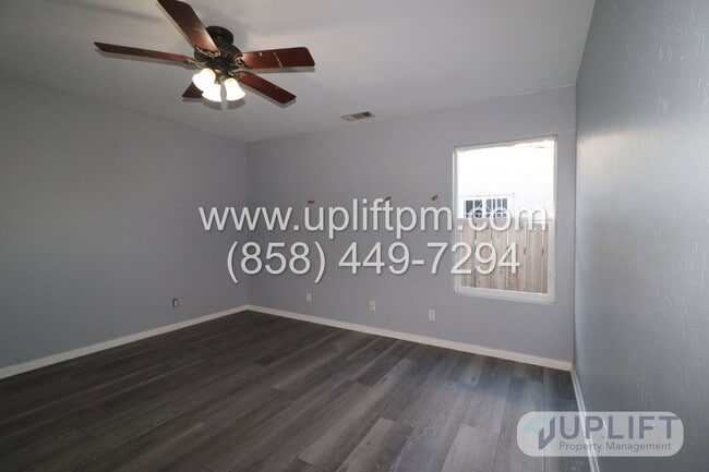 Building Photo - 5304 Nutmeg St