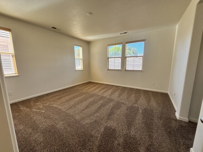 Building Photo - 9402 Vintner Cir