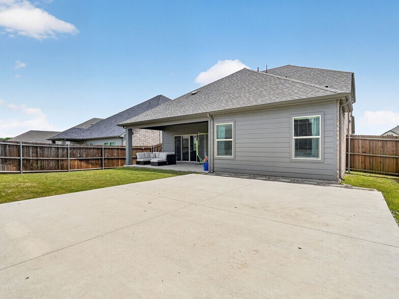 Building Photo - 480 Pebble Brook Ln