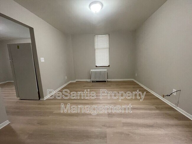 Building Photo - 1000 Duss Ave