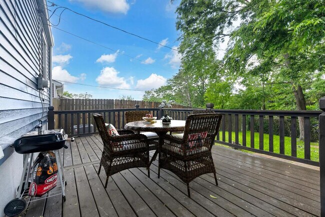 Building Photo - 6444 Wade Ave