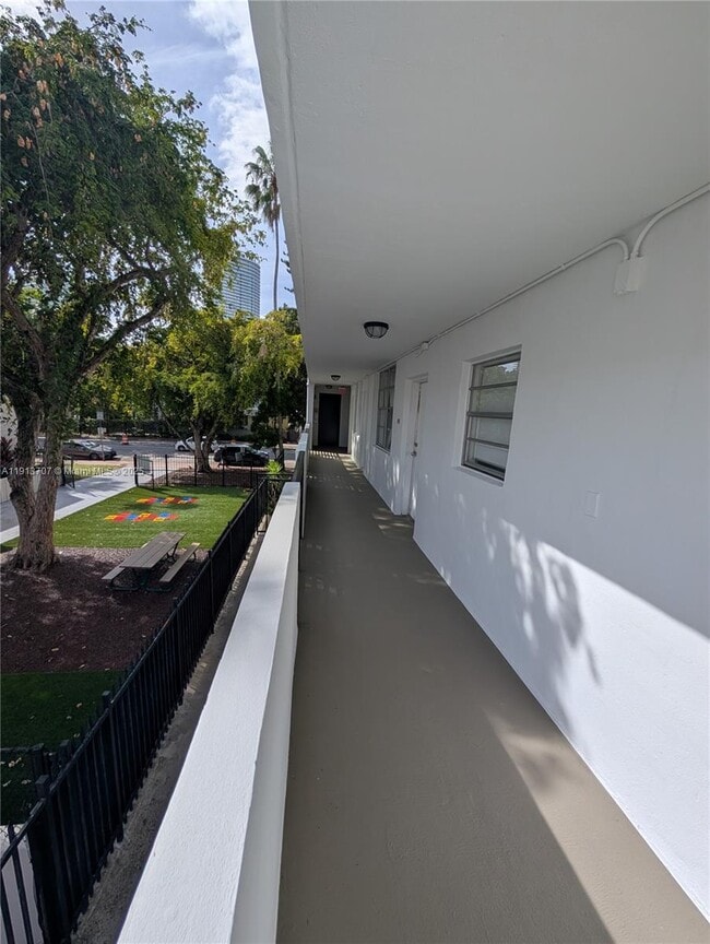 Building Photo - 631 Jefferson Ave