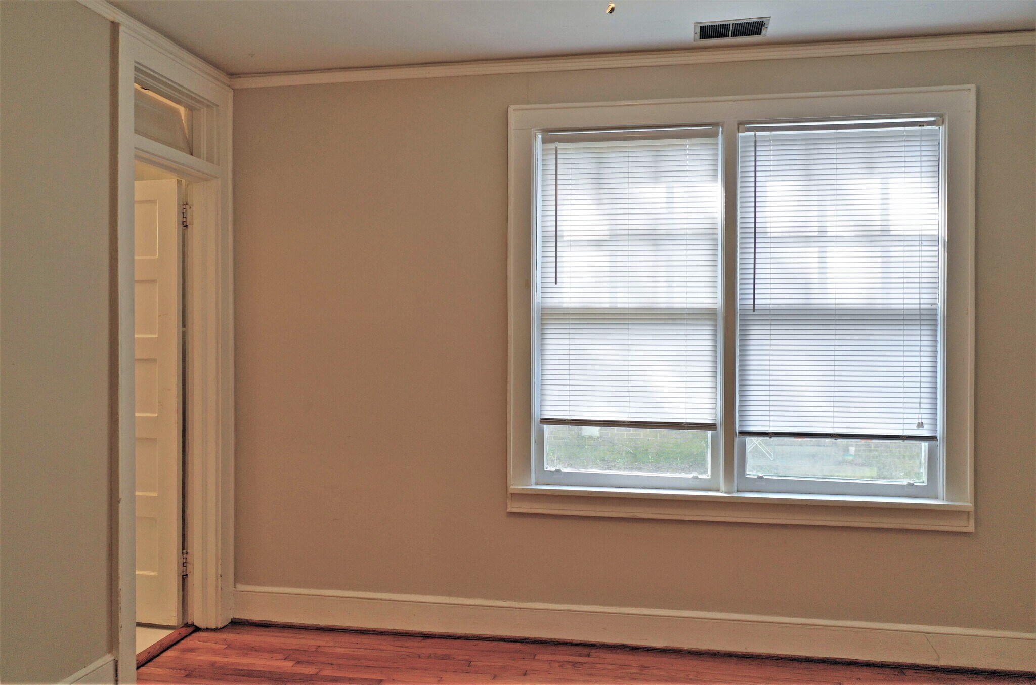 Building Photo - 120 S Harden St