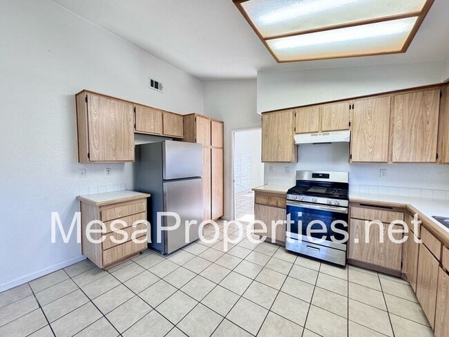 Building Photo - 13667 Gemini St