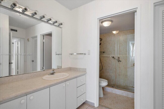 Building Photo - 9225 Collins Ave