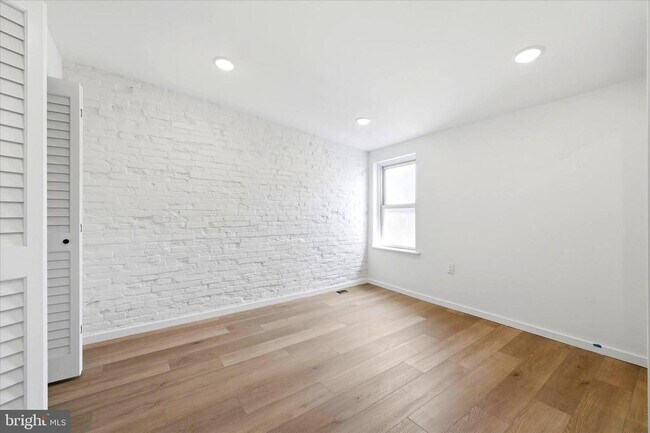 Building Photo - 627 N 16th St