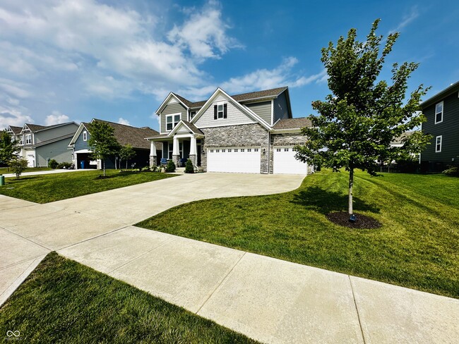 Building Photo - 10553 Stableview Dr