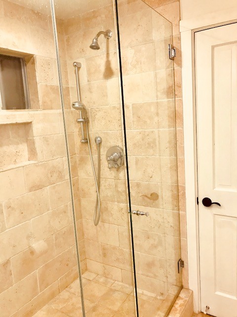 Shower - 1977 Coldwater Canyon Dr