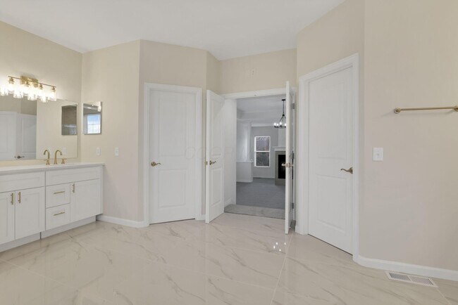 Building Photo - 7090 Dean Farm Rd