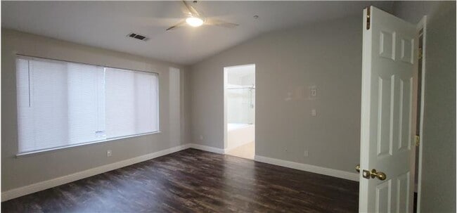 Building Photo - 2467 Berkshire Ln