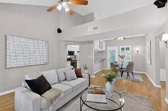 Building Photo - 3105 San Jacinto St